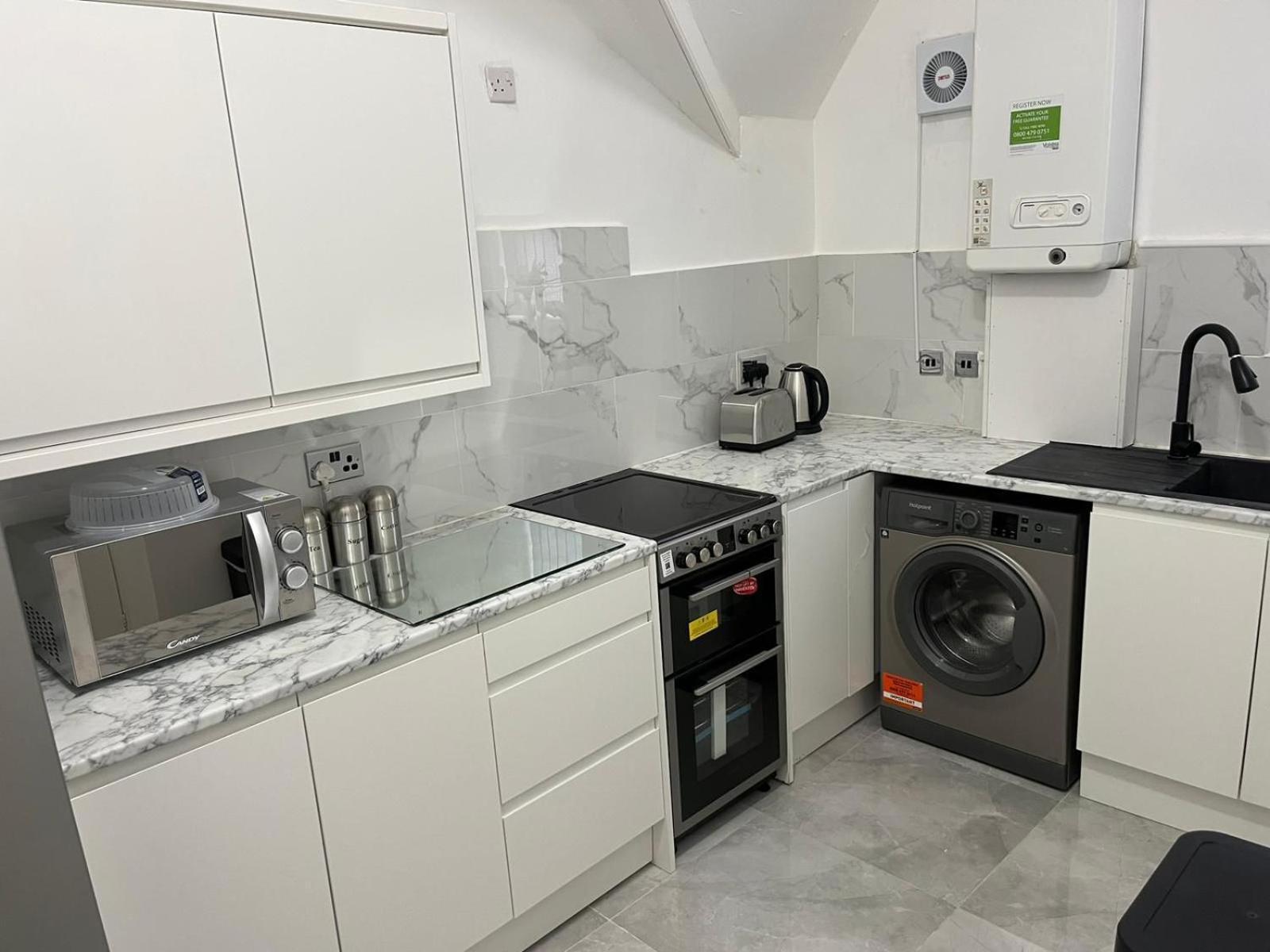 Affordably Elegant Apartments Close To Coop Live, Etihad Stadium And Manchester City Centre Exterior photo