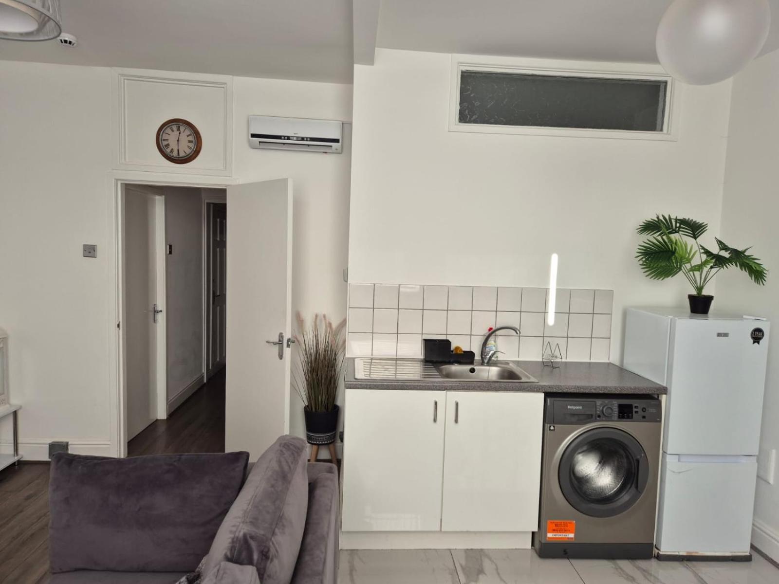 Affordably Elegant Apartments Close To Coop Live, Etihad Stadium And Manchester City Centre Exterior photo