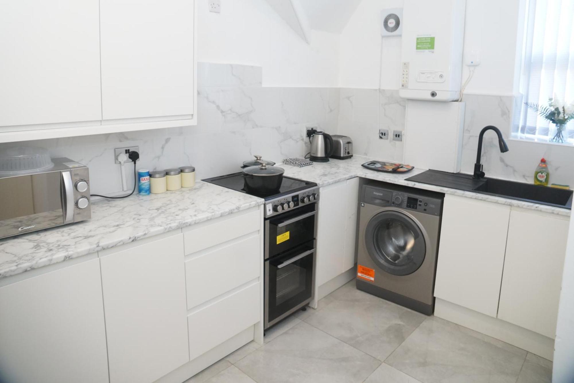 Affordably Elegant Apartments Close To Coop Live, Etihad Stadium And Manchester City Centre Exterior photo